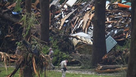 Inondations meurtrières au Texas : les coupes dans les agences météo pointées du doigt