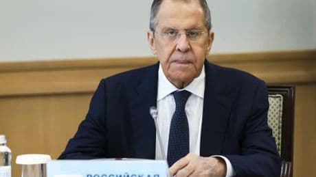 La prima carta russa. "Lavrov a Istanbul". Ma lo Zar non chiude (per paura di Trump)