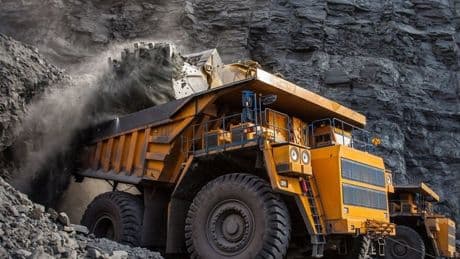 China hace acopio de los minerales críticos para el coche eléctrico