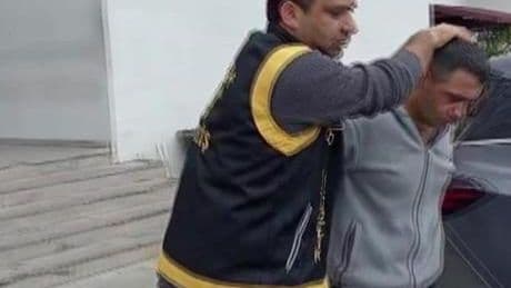 Adana'da ilginç olay! Arkadaşları eve bırakmayınca otomobil çaldı