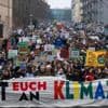 CO2-Ausstoß um mehr als die Hälfte gesenkt: EU-Kommission sieht Klimaziel für 2030 in greifbarer Nähe
