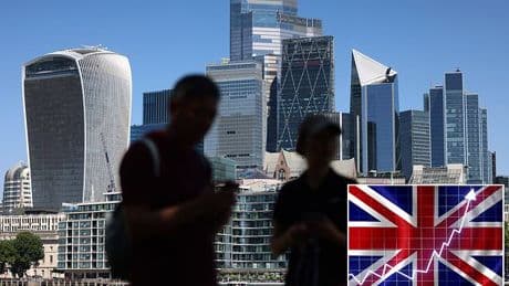 Fresh record high for Footsie as investors pile into UK stocks amid US tech sell-off