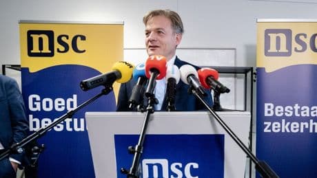 Omtzigt neemt geëmotioneerd afscheid van NSC: ‘Als politicus is het een hel geweest’