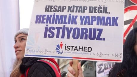 İstanbul Aile Hekimliği Derneği: “Güvenceli maaş istiyoruz”