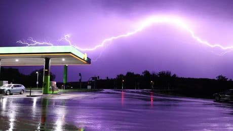 Starker Regen und Windböen: Verletzte bei Unwetter - Beruhigung zum Wochenstart