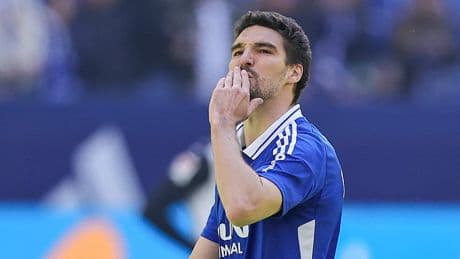 2. Liga am Sonntag - Wo Regensburg gegen Schalke im TV läuft