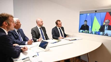 Guerre en Ukraine : « la volonté américaine est d’obtenir un cessez-le-feu », assure Emmanuel Macron, à deux jours du sommet Trump-Poutine