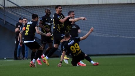 Muşspor, Karşıyaka'yı devre dışı bıraktı!