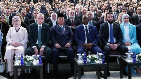 Un negocio familiar: el presidente Al Sharaa confía en sus allegados para dirigir Siria