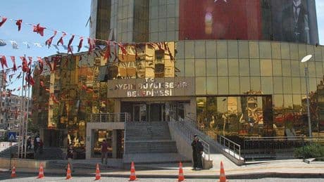 CHP'den AK Parti'ye geçen Aydın Büyükşehir Belediyesinden şirket çalışanlarına zam