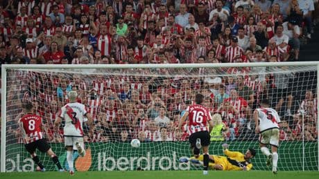 El Athletic de Nico Williams doblega a un valiente Rayo y se suma al grupo de cabeza