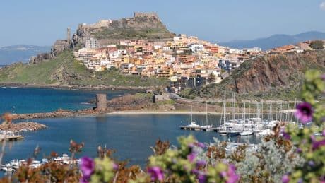 Brand auf Sardinien: Drei Flieger aus Deutschland umgeleitet