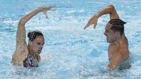 Dennis González y Mireia Hernández se cuelgan la plata en la final del dúo técnico mixto del Mundial de Singapur