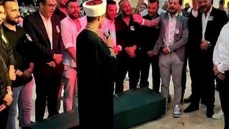 Damada ölmeden cenaze töreni yapıldı