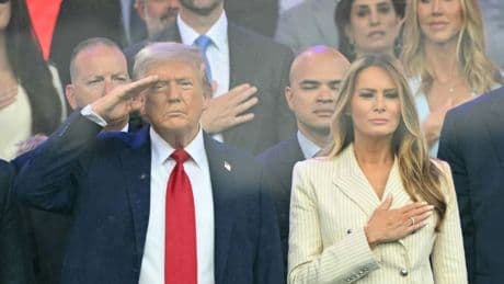 Trump eröffnet Militärparade in Washington - Landesweite Proteste gegen US-Präsidenten