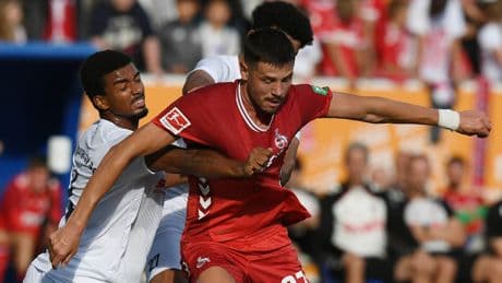 Zu Ehren von Weltmeister Overath - Köln feiert Benefiz-Sieg in Siegburg