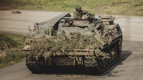 Verteidigung: Bundeswehr bestellt neue Bergepanzer „Büffel“ bei Rheinmetall – ohne förmliches Vergabeverfahren