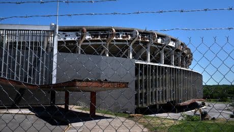 Trump threatens to derail Washington Commanders' new stadium deal over team name