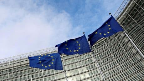 Droits de douane : l'accord «ne contredit en aucun cas» les objectifs climatiques européens, se défend la Commission