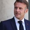 Tensions avec l'Algérie : Emmanuel Macron demande au gouvernement "la suspension formelle" de l'exemption de visa pour "les passeports officiels et diplomatiques"