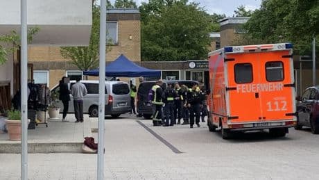 Kind (12) schwer verletzt - Grundschüler niedergestochen – Junge (13) gefasst!