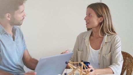 Laura Beltrán, divulgadora: “Actuar buscando validación externa limita nuestra libertad y autenticidad, por eso debemos aprender a ser fieles a nosotros mismos sin miedo a las redes sociales”