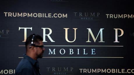 Trump entra en el negocio de la telefonía móvil: lanza su propio operador y un smartphone fabricado en EEUU