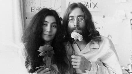 La culpa de todo no la tuvo Yoko Ono: la biografía que desmonta el mito de "bruja que separó a los Beatles"