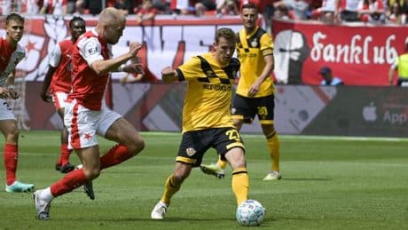 Trikot-Premiere in Prag - So plant Dynamo-Coach Stamm den Stress-Test