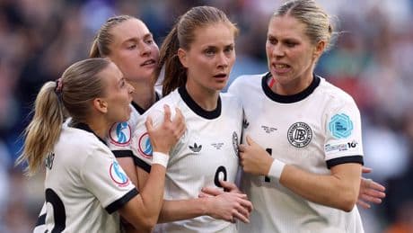 Duitse vrouwen na comeback langs Denemarken, kwartfinales dichtbij