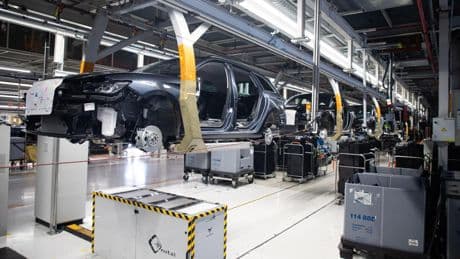 La fabricación de coches profundiza su caída por la atonía en la demanda