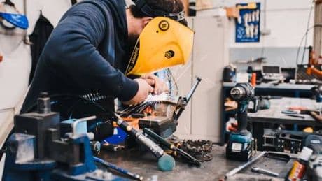 Imprese italiane più fiduciose, ma pesano i timori sui dazi Usa