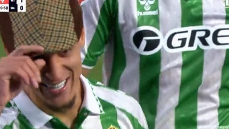 Rafa Mir enfría la fiesta del Villamarín que abrió Antony con una obra de arte