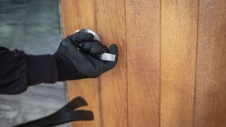 Cambriolages: des solutions pour protéger son logement à tous les budgets