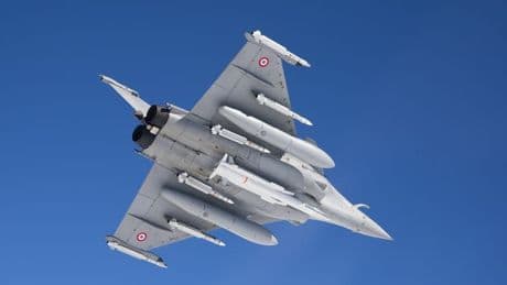 "Chaîne pas encore calibrée et sous-traitants qui tirent la langue": Dassault au bord de la saturation industrielle dans la production de Rafale
