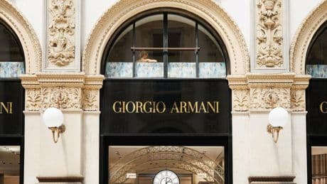 Prozess: Italien verhängt Millionenstrafe gegen Luxuskonzern Armani