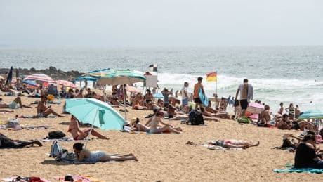 Jouets, déjeuner... Sur la plage en vacances, il est possible d'économiser un peu d'argent