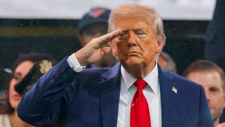 Unruhen in den USA: Trump feiert sich – im Schatten von Protesten und einem tödlichen Attentat