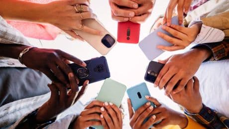 Yo no me quedo sin smartphone nuevo: los 8 móviles que arrasan en el Summer Sale de AliExpress con precios de locura