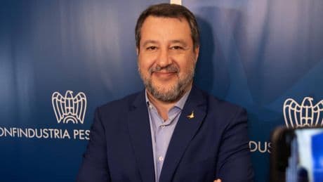Pure i francesi si ribellano e danno ragione al leghista