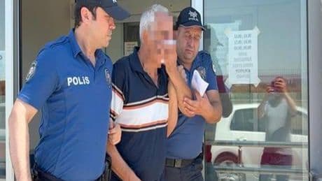Emekli hakime otobüste etek altı fotoğraf çektiği iddiasıyla gözaltı