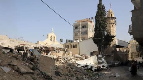 À Gaza, les chars avancent, les églises veulent rester des refuges
