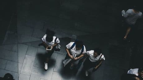 Okul müdürü hakaret edecek cesareti nereden buluyor?