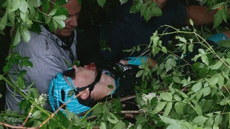 Italian cyclist falls off 50-foot hill into ravine in terrifying crash