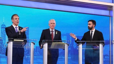 Vieux lion ou outsider sans expérience: à New York, une primaire décisive pour l’avenir du Parti démocrate