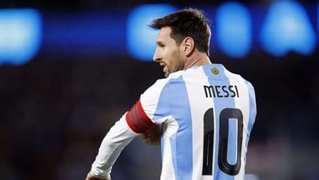 Messi, Arjantin'deki son milli maçında gözyaşlarına hakim olamadı