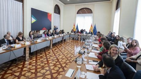El Gobierno y las comunidades del PP consuman su ruptura por el reparto de menores migrantes