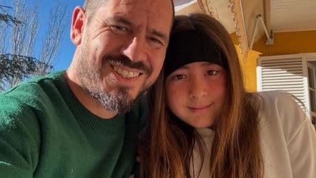 Fallece de cáncer Isabel Guerrero, la niña que fue diagnosticada a la que vez que su padre