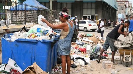 A Cuba, la ministre du travail démissionne après avoir nié la présence de « mendiants » sur l’île