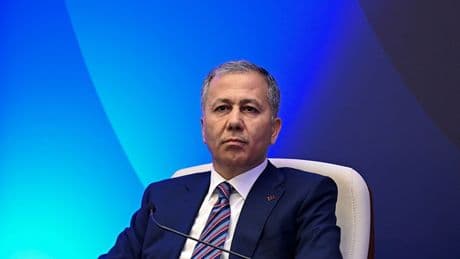 Bakan Yerlikaya: Özel ve ailesiyle ilgili provokatif paylaşımlar yapan şahıs tutuklandı